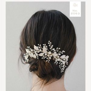 Brand New Twigs and Honey Freshwater Pearl and Opal Gold Comb